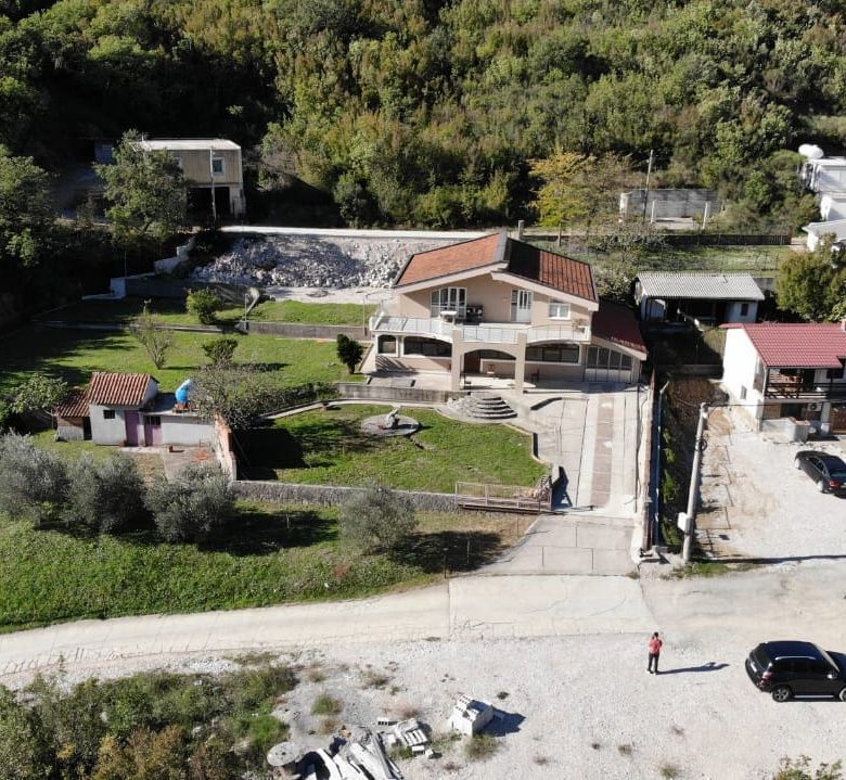 House with big plot in Sutomore — Montenegro