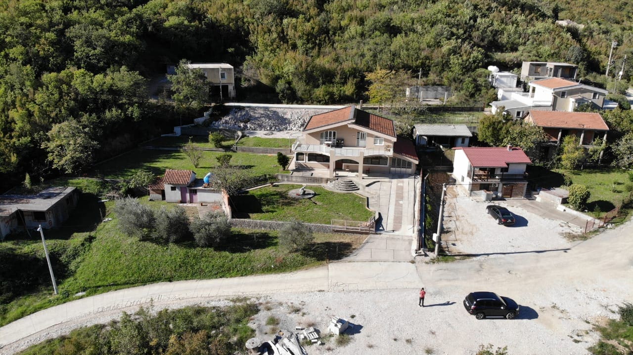 House with big plot in Sutomore — Montenegro