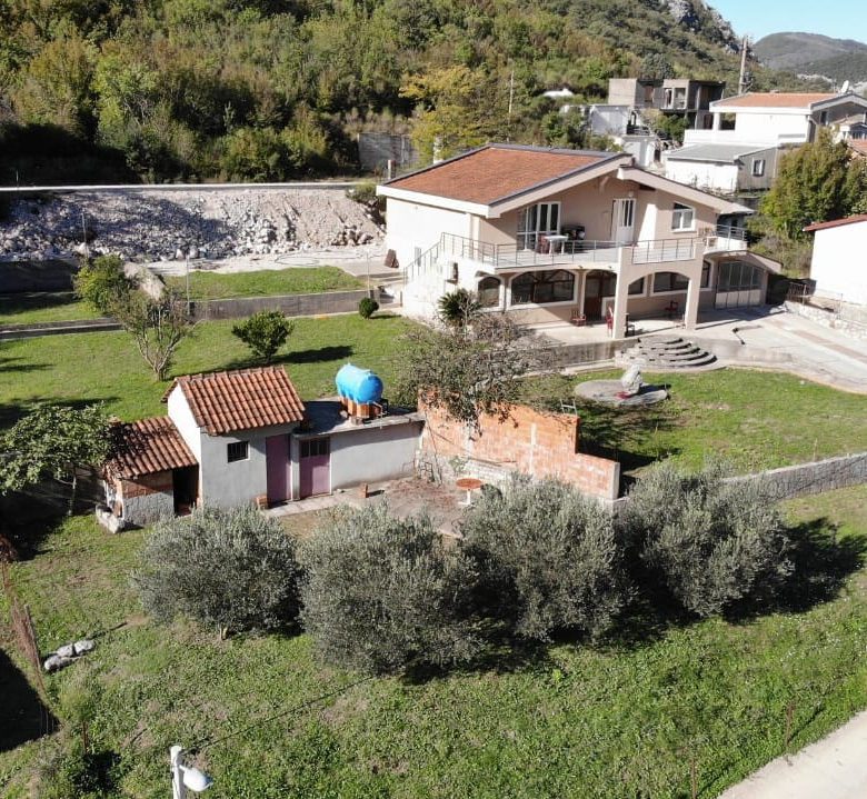 House with big plot in Sutomore — Montenegro