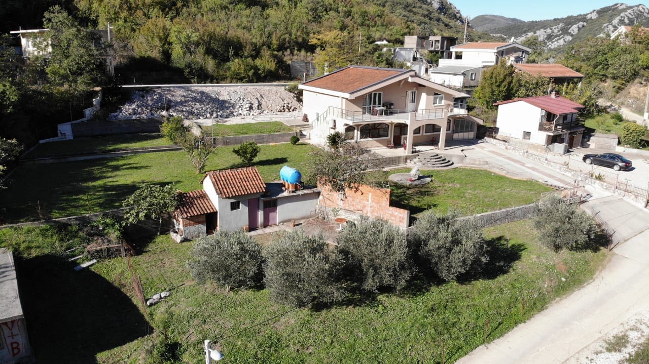 House with big plot in Sutomore — Montenegro