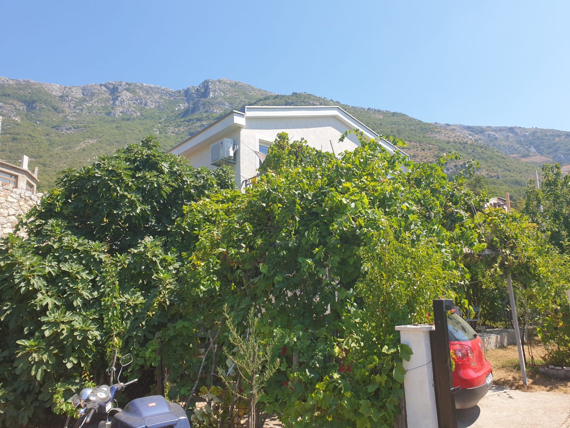 MREproperty (1) The Sea view house in Sutomore
