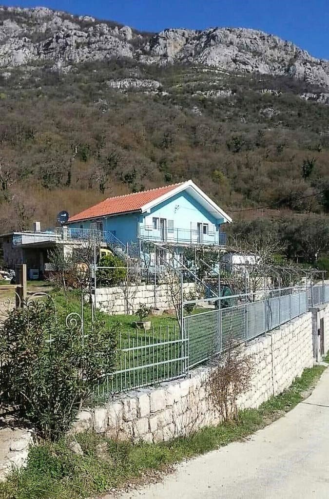 Bar'da Bahçeli Satılık Ev
