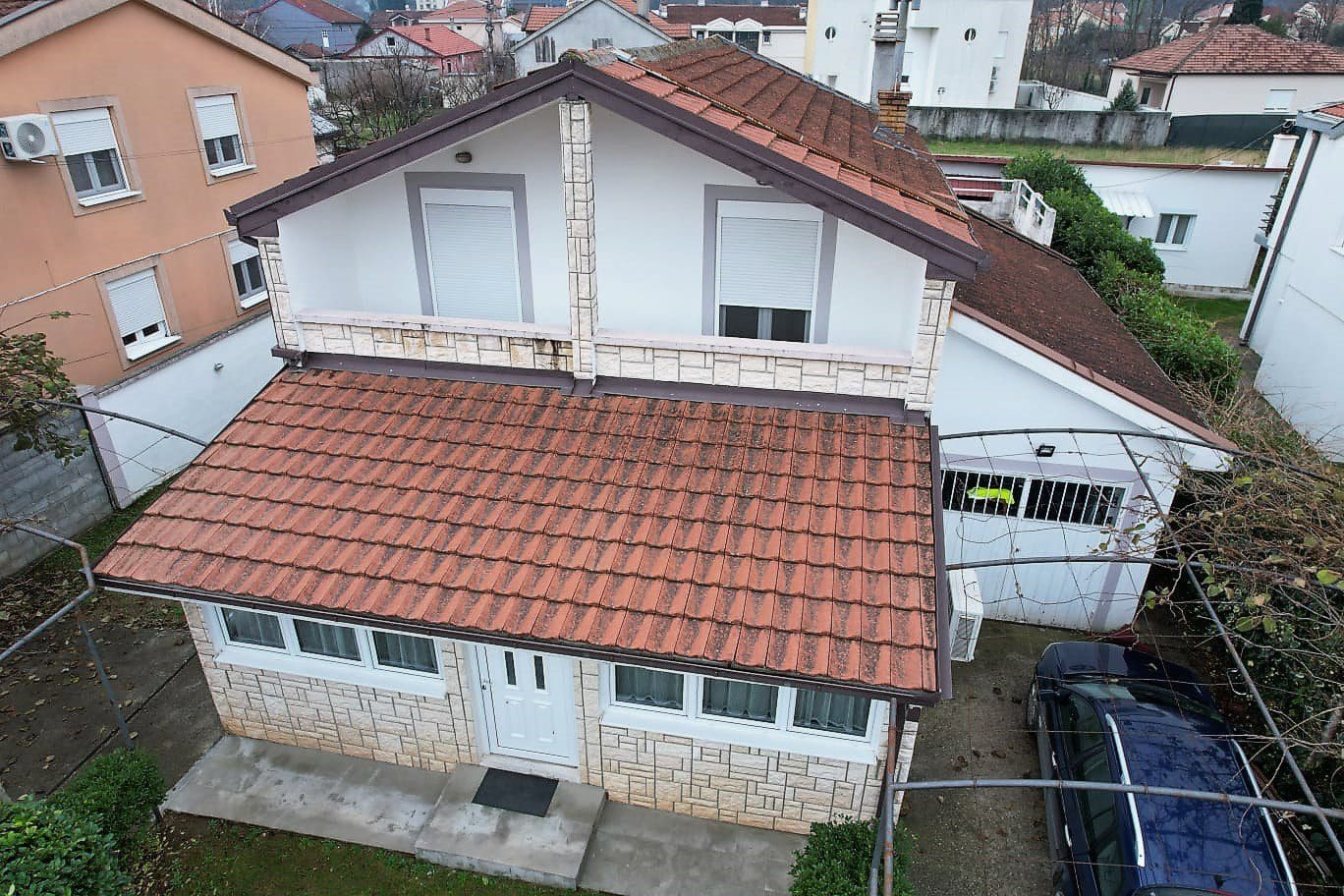 Das Haus zum Verkauf in Podgorica — Montenegro