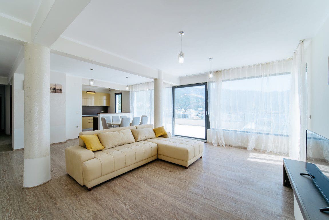 Zwei zum Verkauf stehende Apartments in Budva — Montenegro