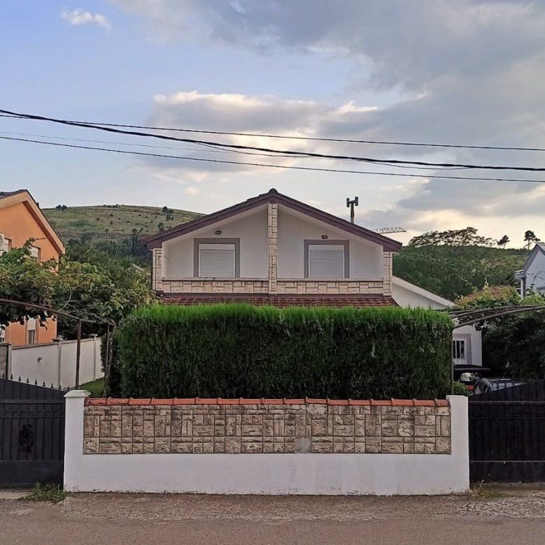 Das Haus zum Verkauf in Podgorica — Montenegro