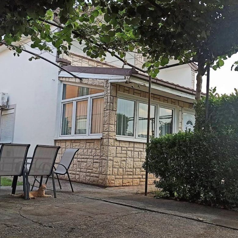 Das Haus zum Verkauf in Podgorica — Montenegro