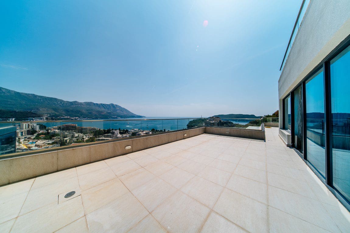 Zwei zum Verkauf stehende Apartments in Budva — Montenegro