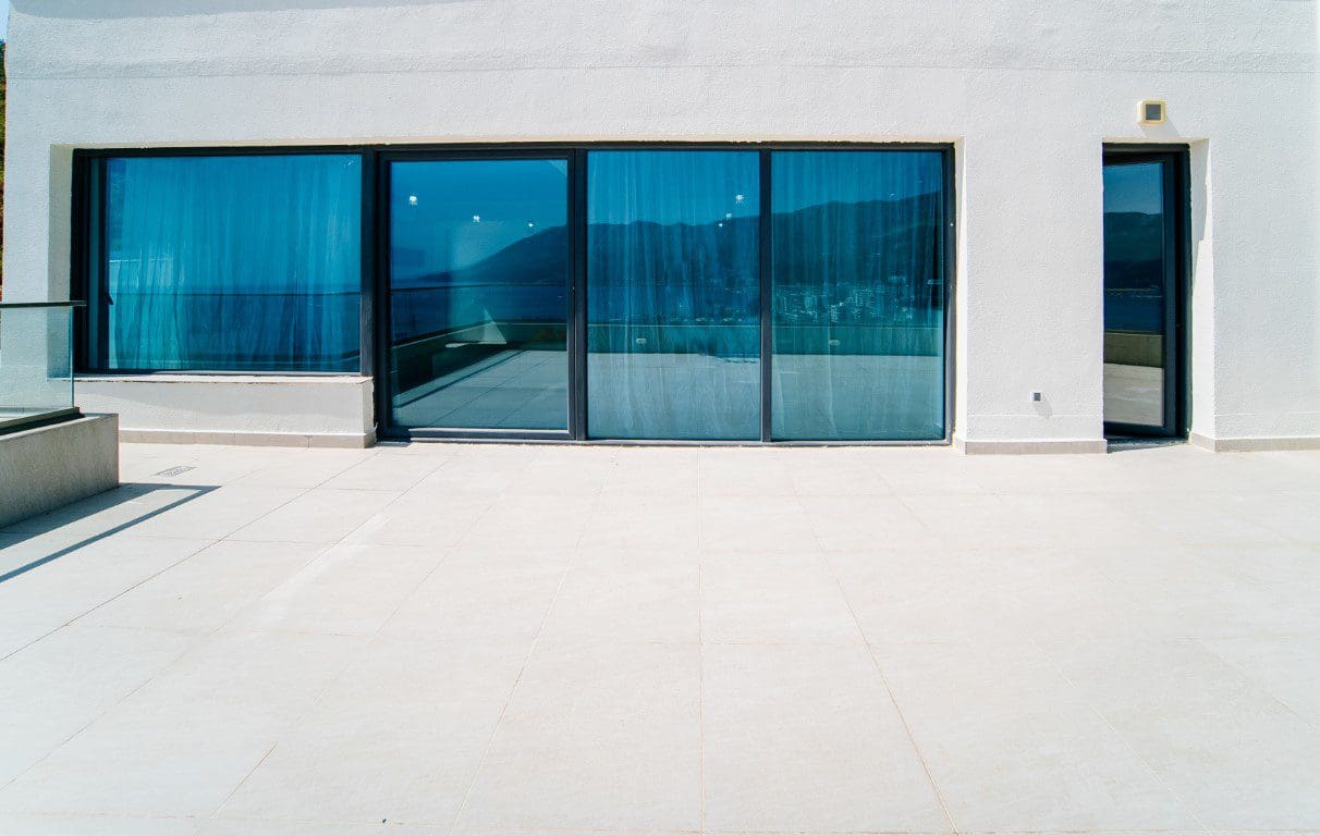 Zwei zum Verkauf stehende Apartments in Budva — Montenegro