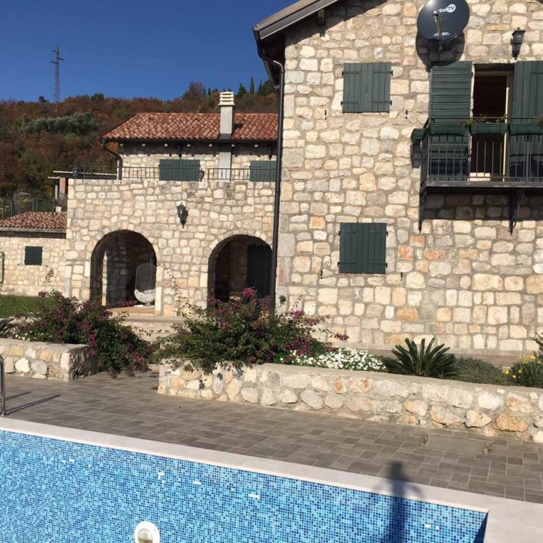 🏡 Villa for Sale in Šušanj – Luxury Stone Home with Sea View & Pool — Montenegro