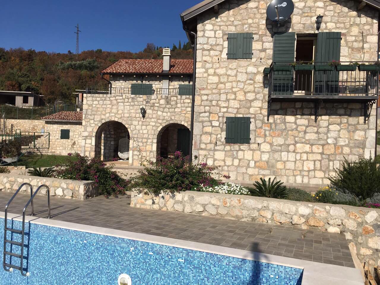 🏡 Villa for Sale in Šušanj – Luxury Stone Home with Sea View & Pool — Montenegro
