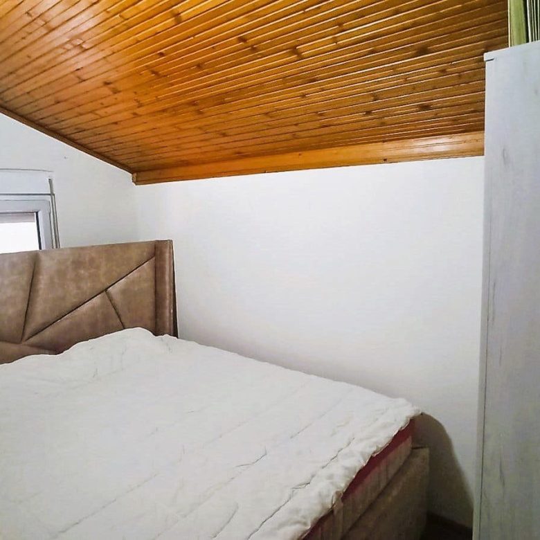Das Haus zum Verkauf in Podgorica — Montenegro