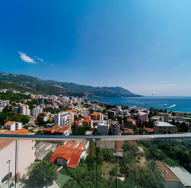 Zwei zum Verkauf stehende Apartments in Budva — Montenegro