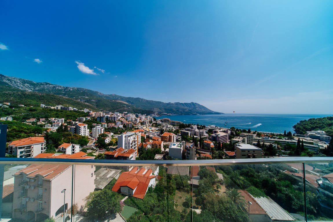 Zwei zum Verkauf stehende Apartments in Budva — Montenegro