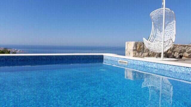 🏡 Villa for Sale in Šušanj – Luxury Stone Home with Sea View & Pool — Montenegro