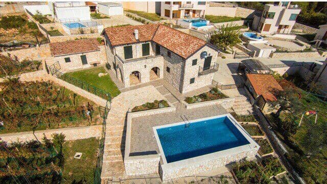 🏡 Villa for Sale in Šušanj – Luxury Stone Home with Sea View & Pool — Montenegro