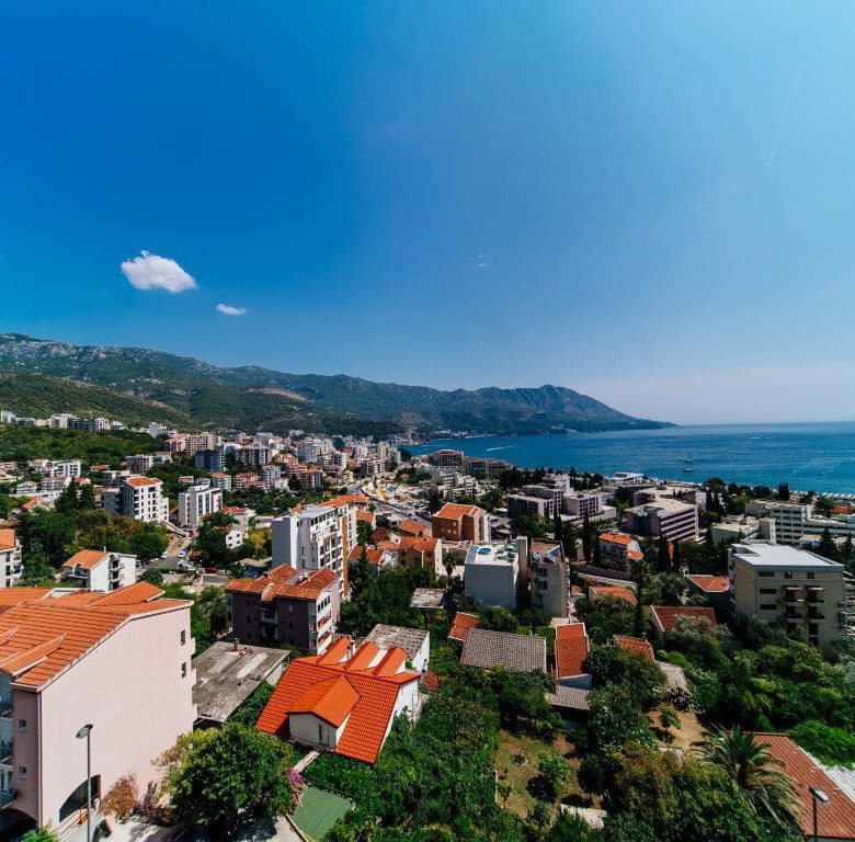 Zwei zum Verkauf stehende Apartments in Budva — Montenegro