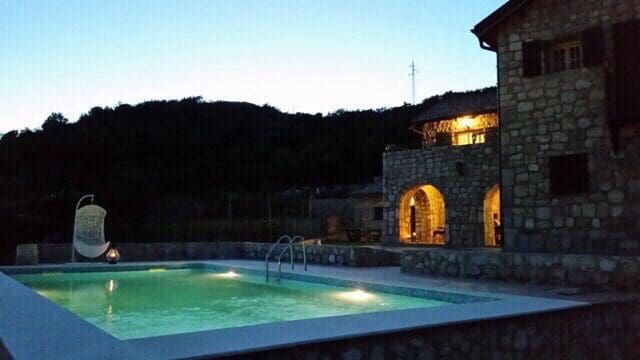 🏡 Villa for Sale in Šušanj – Luxury Stone Home with Sea View & Pool — Montenegro
