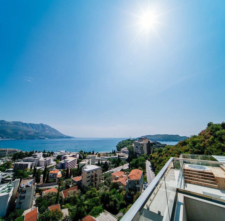 Zwei zum Verkauf stehende Apartments in Budva — Montenegro