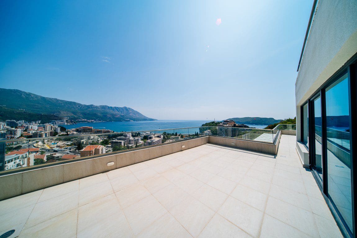 Zwei zum Verkauf stehende Apartments in Budva — Montenegro
