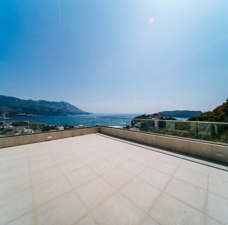 Zwei zum Verkauf stehende Apartments in Budva — Montenegro