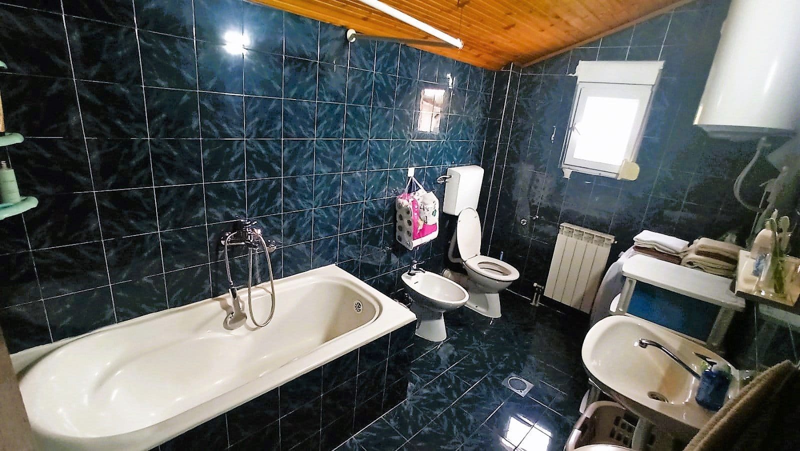 Das Haus zum Verkauf in Podgorica — Montenegro