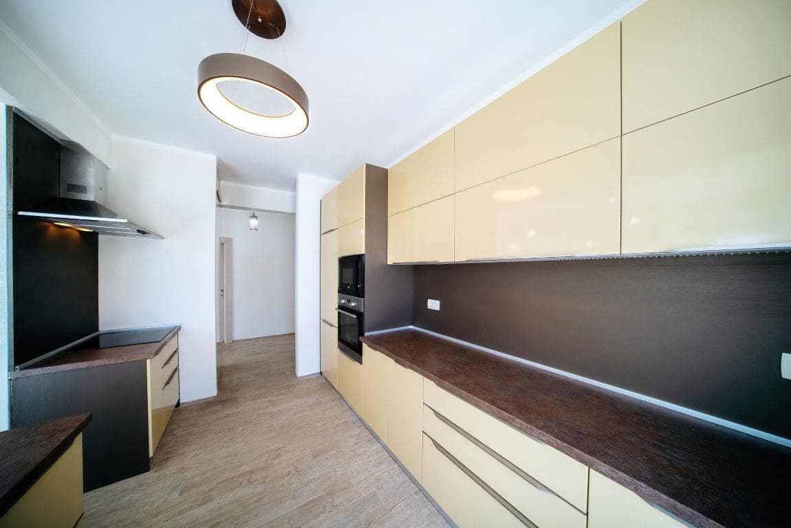 Zwei zum Verkauf stehende Apartments in Budva — Montenegro