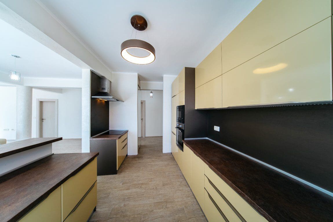 Zwei zum Verkauf stehende Apartments in Budva — Montenegro