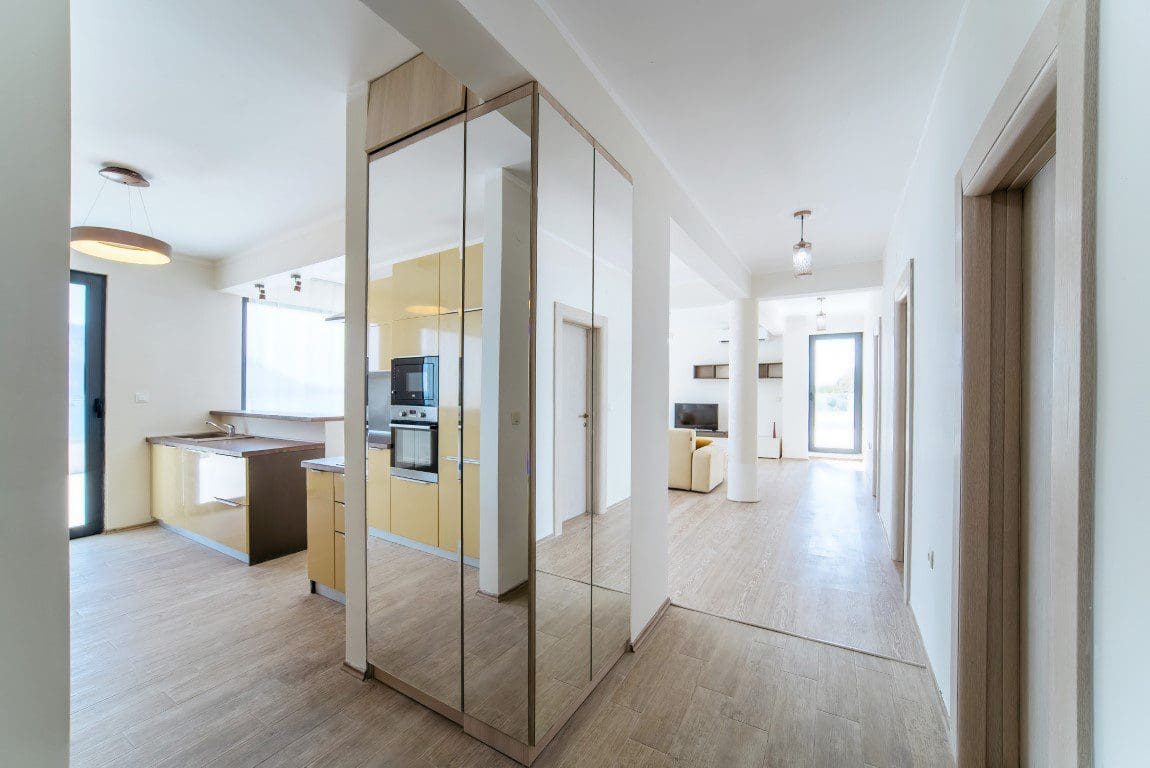 Zwei zum Verkauf stehende Apartments in Budva — Montenegro