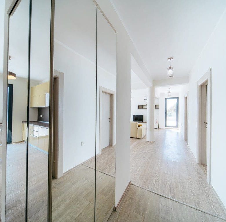 Zwei zum Verkauf stehende Apartments in Budva — Montenegro