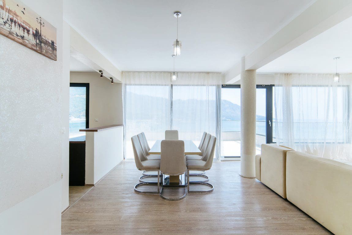 Zwei zum Verkauf stehende Apartments in Budva — Montenegro