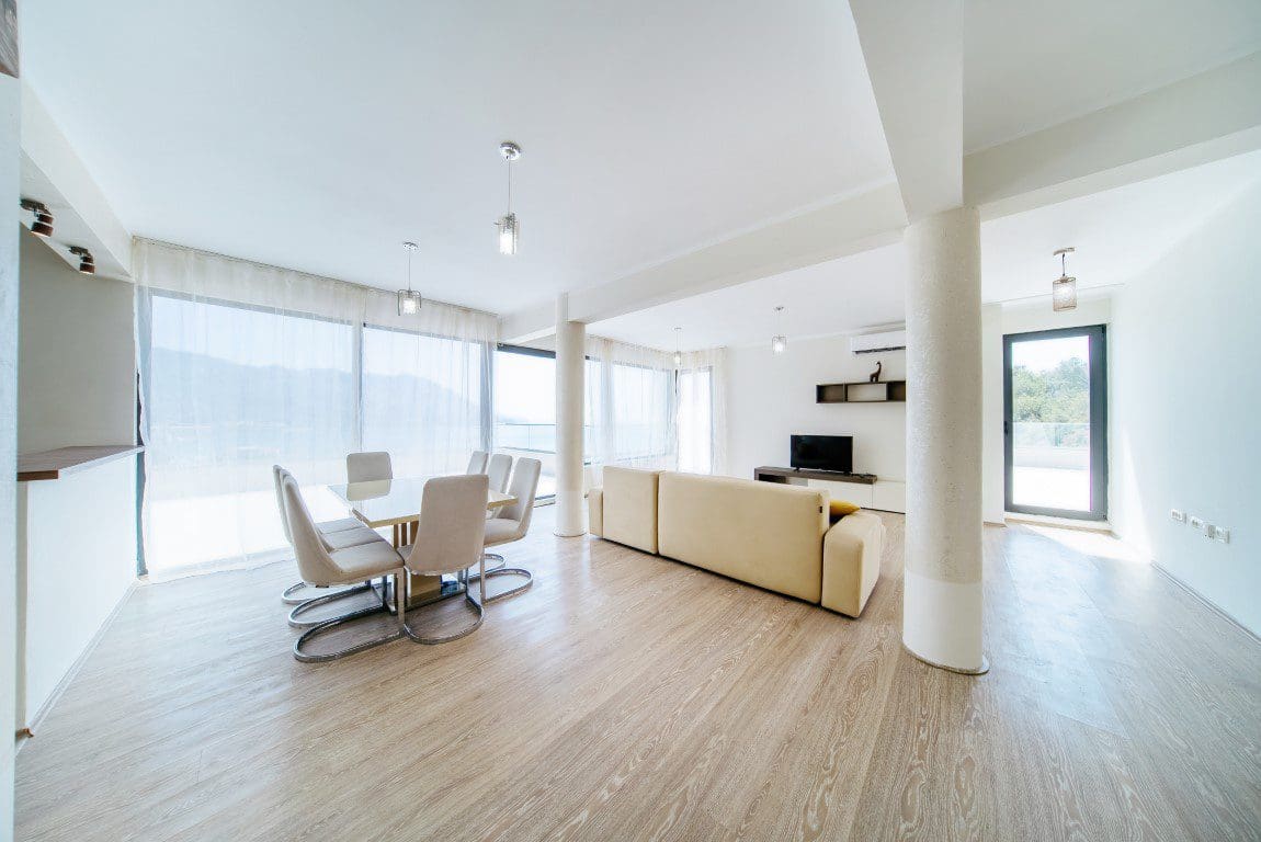 Zwei zum Verkauf stehende Apartments in Budva — Montenegro