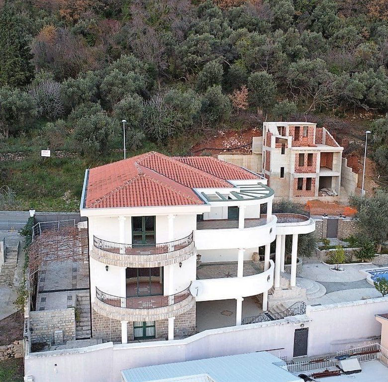 Petrovac Karadağ'da satılık villa — Karadağ
