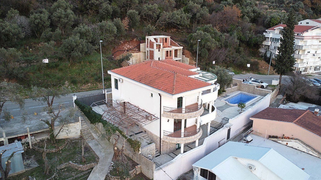 Petrovac Karadağ'da satılık villa — Karadağ