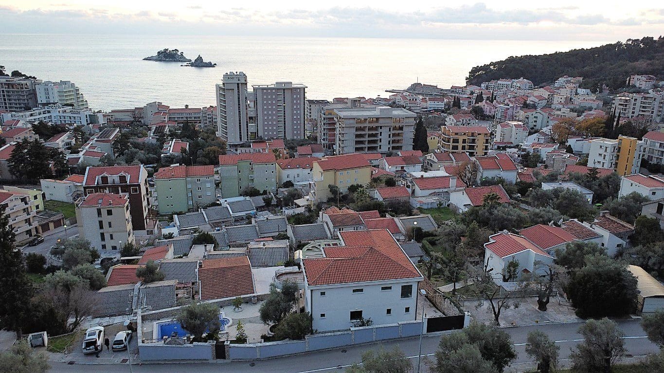 Petrovac Karadağ'da satılık villa — Karadağ