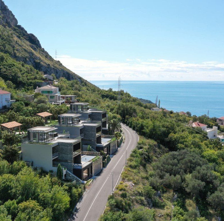 Luxusvillen in der Gegend von Budva zu verkaufen — Montenegro
