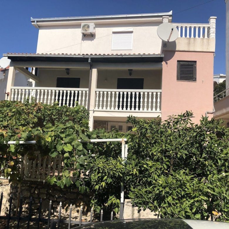 Modern house for sale in Utjeha