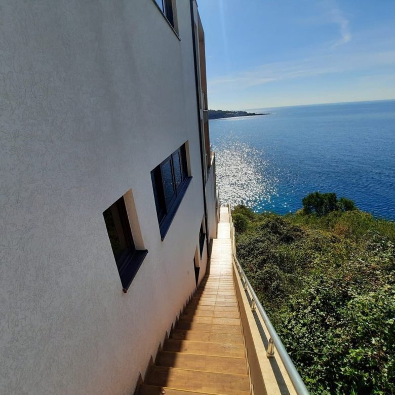 Seafront villa for sale in Montenegro-Modern Villa near Veliki Pijesak Beach — Montenegro
