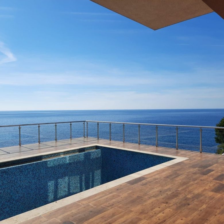 Seafront villa for sale in Montenegro-Modern Villa near Veliki Pijesak Beach — Montenegro