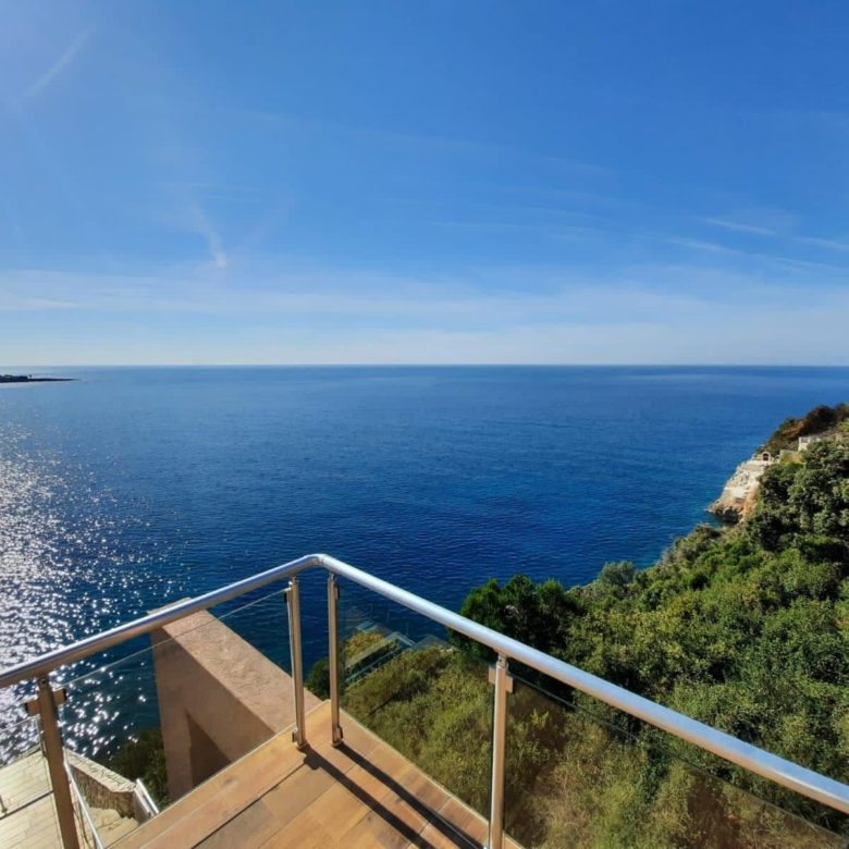 Seafront villa for sale in Montenegro-Modern Villa near Veliki Pijesak Beach — Montenegro