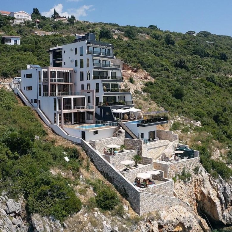 Seafront villa for sale in Montenegro-Modern Villa near Veliki Pijesak Beach — Montenegro