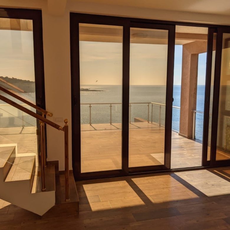 Seafront villa for sale in Montenegro-Modern Villa near Veliki Pijesak Beach — Montenegro
