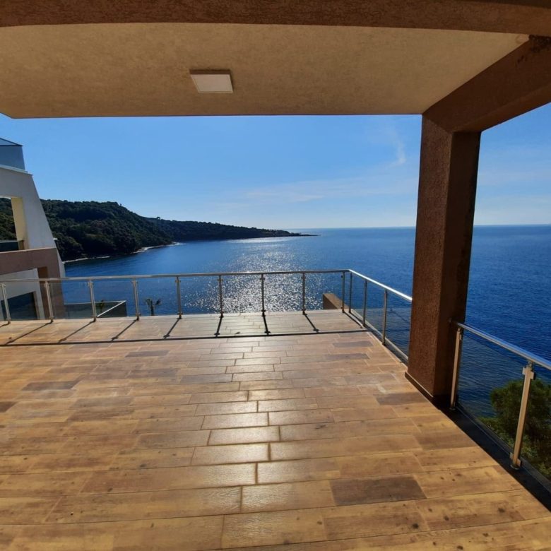 Seafront villa for sale in Montenegro-Modern Villa near Veliki Pijesak Beach — Montenegro