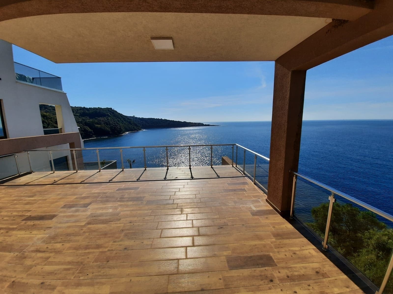 Seafront villa for sale in Montenegro-Modern Villa near Veliki Pijesak Beach — Montenegro