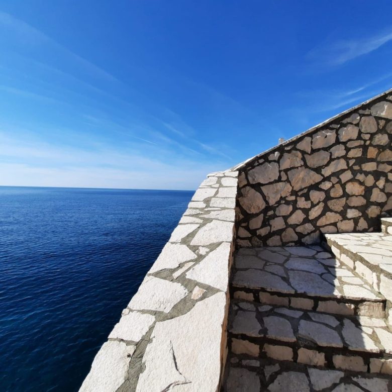 Seafront villa for sale in Montenegro-Modern Villa near Veliki Pijesak Beach — Montenegro