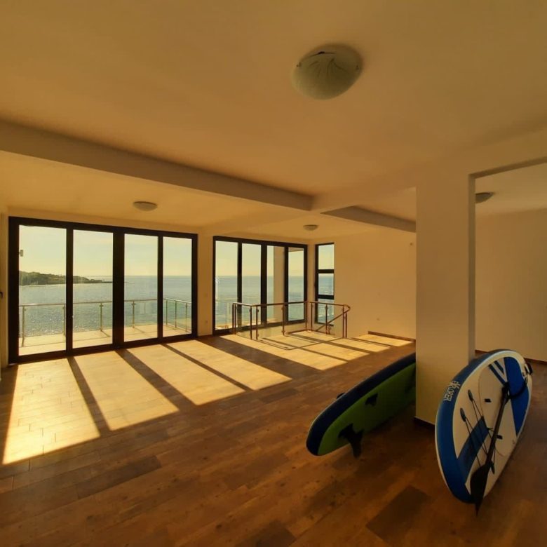 Seafront villa for sale in Montenegro-Modern Villa near Veliki Pijesak Beach — Montenegro