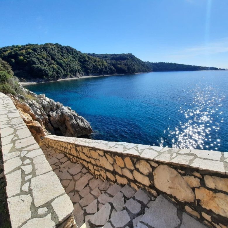 Seafront villa for sale in Montenegro-Modern Villa near Veliki Pijesak Beach — Montenegro