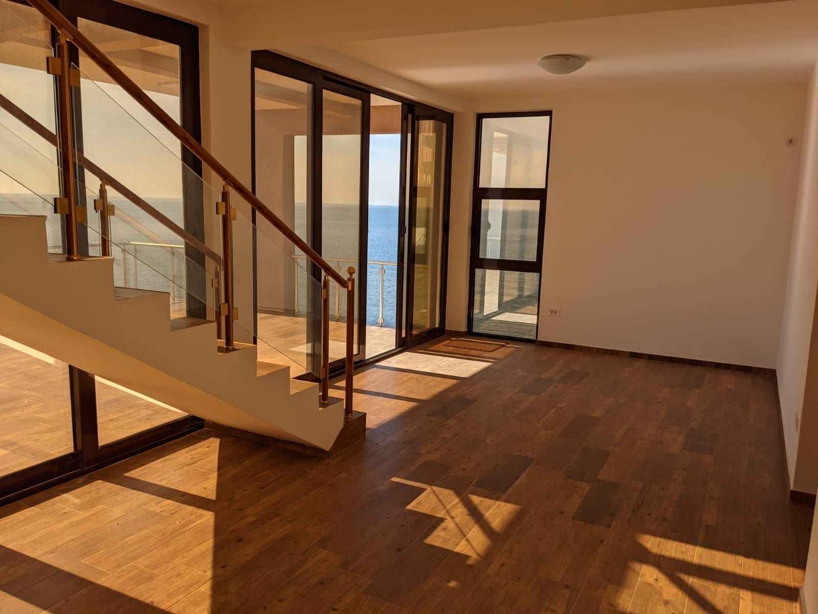 Seafront villa for sale in Montenegro-Modern Villa near Veliki Pijesak Beach — Montenegro