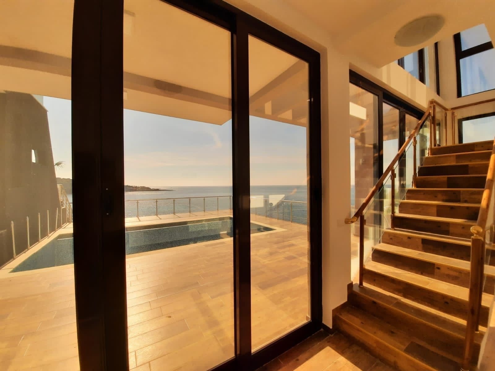 Seafront villa for sale in Montenegro-Modern Villa near Veliki Pijesak Beach — Montenegro