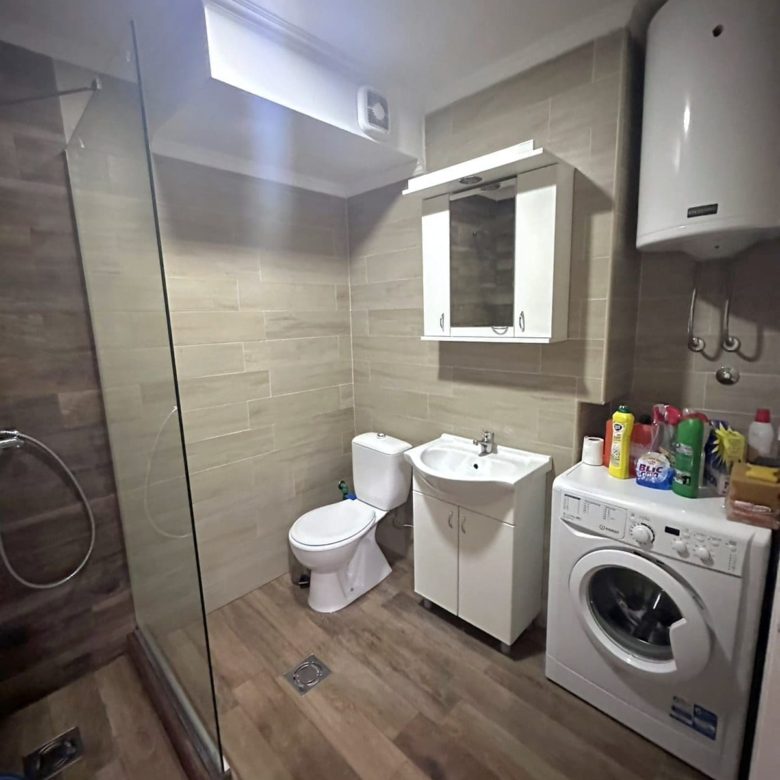 Šarmantan stan na prodaju u centru Bara — Crna Gora