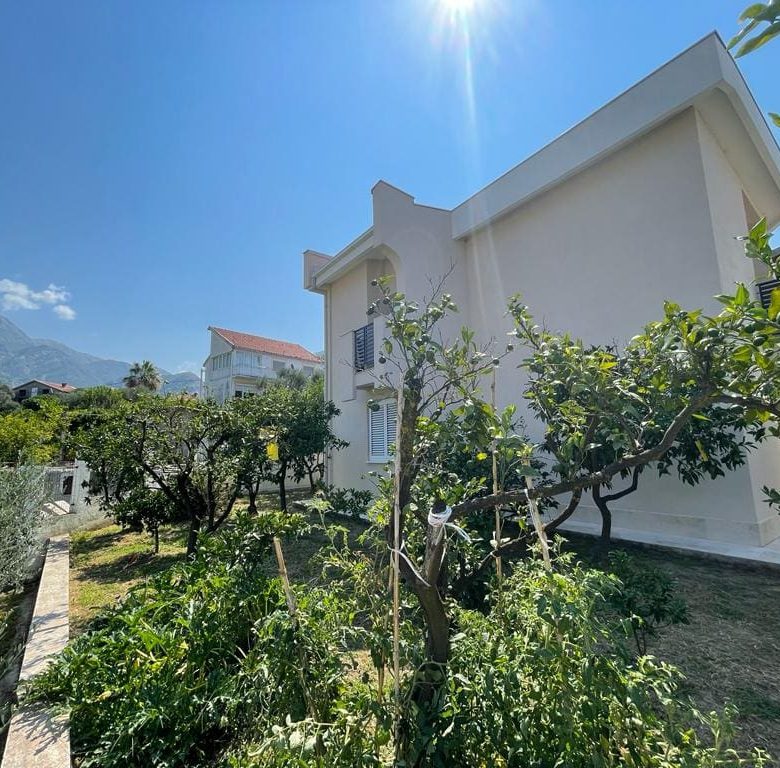 Modern Villa for Sale in Quiet Location – Bar